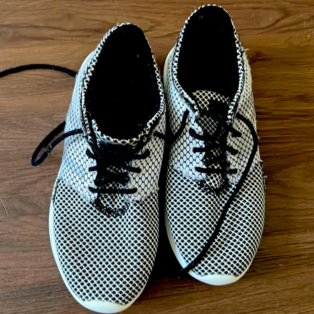 New Balance Tennis Shoes